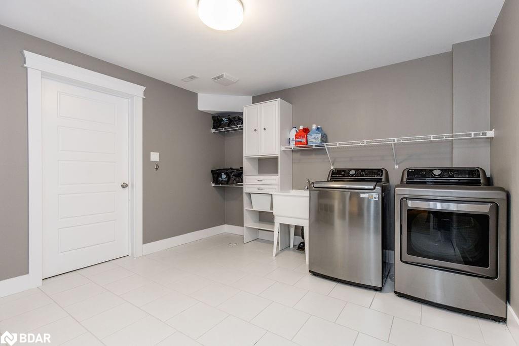 25 Mennill Drive Property Photo 33