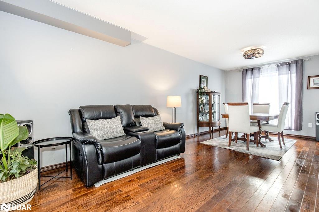 7 Hemlock Court Property Photo 6