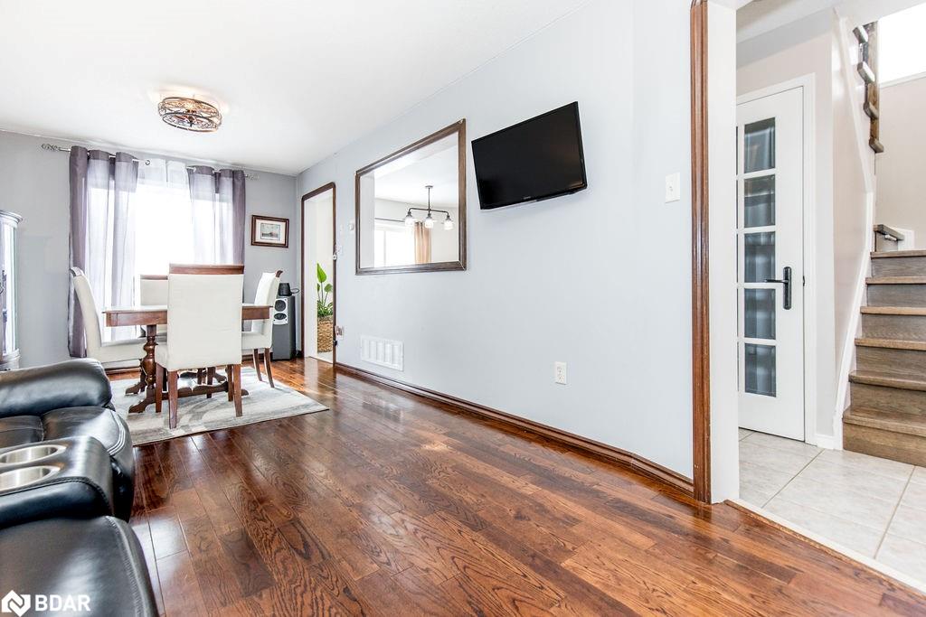 7 Hemlock Court Property Photo 8