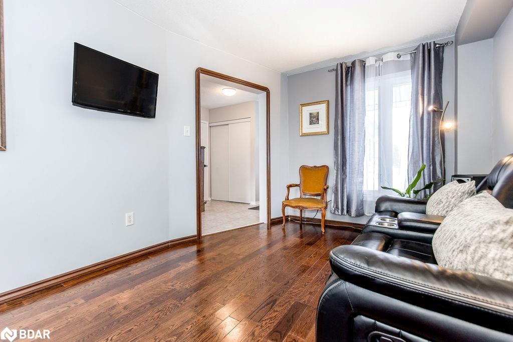 7 Hemlock Court Property Photo 10