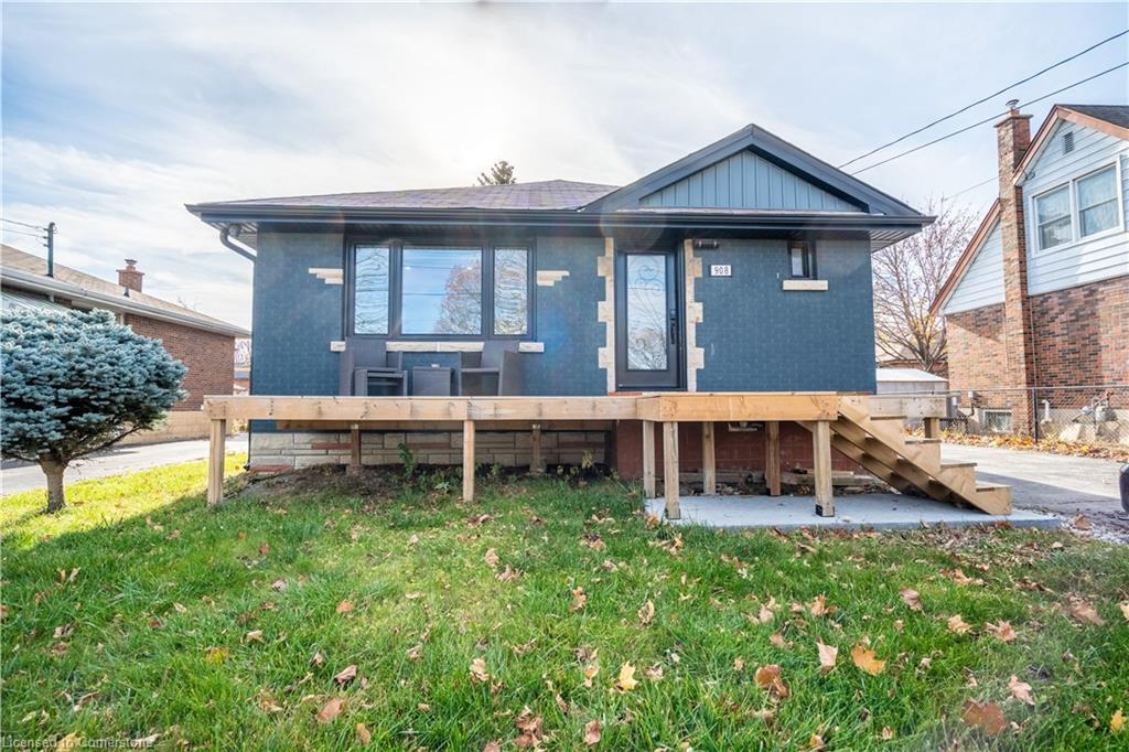 908 Fennell Avenue E Property Photo 1