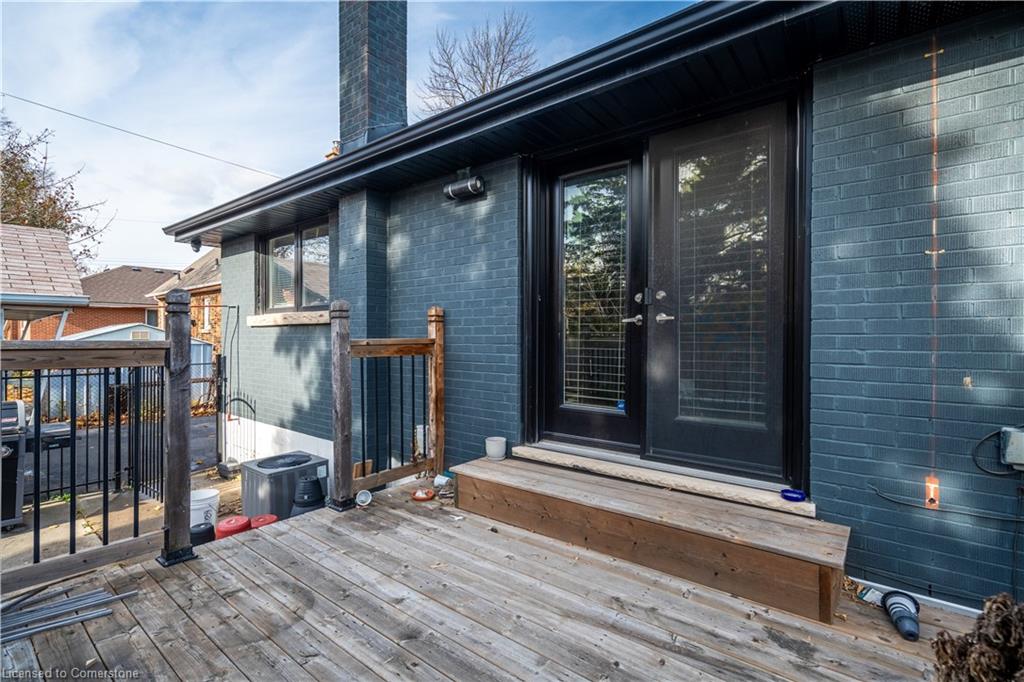 908 Fennell Avenue E Property Photo 15
