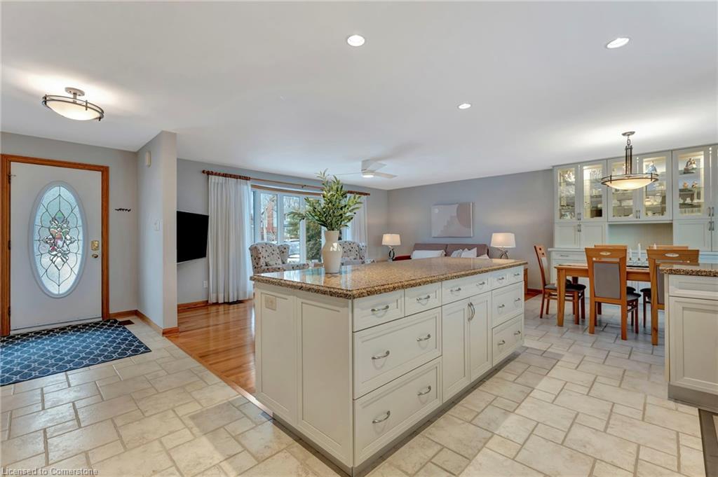 1554 Venetia Drive Property Photo 8