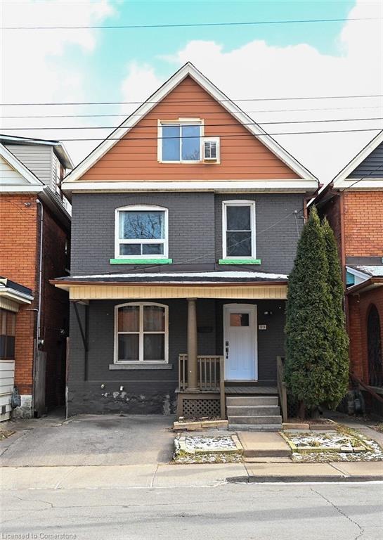 30 Fairleigh Avenue N Property Photo 1