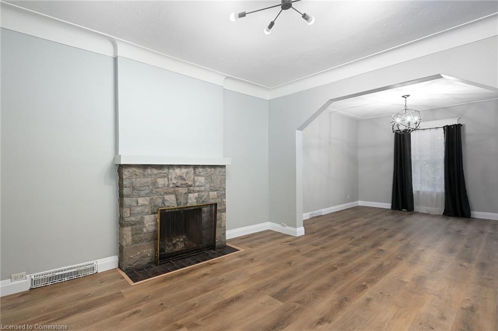 30 Fairleigh Avenue N Property Photo 5