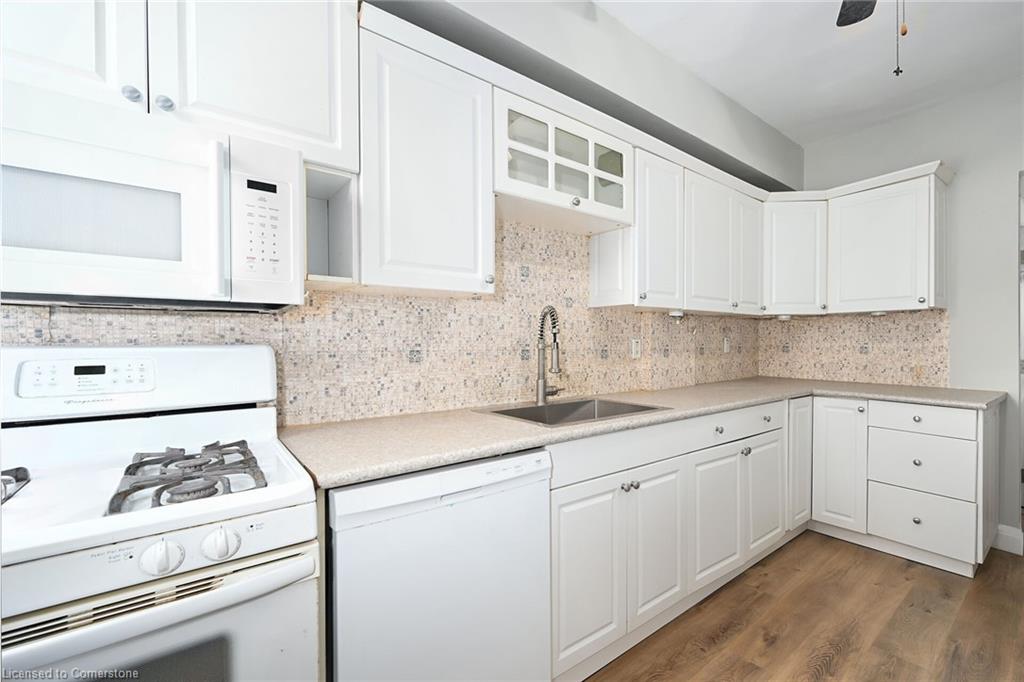 30 Fairleigh Avenue N Property Photo 10
