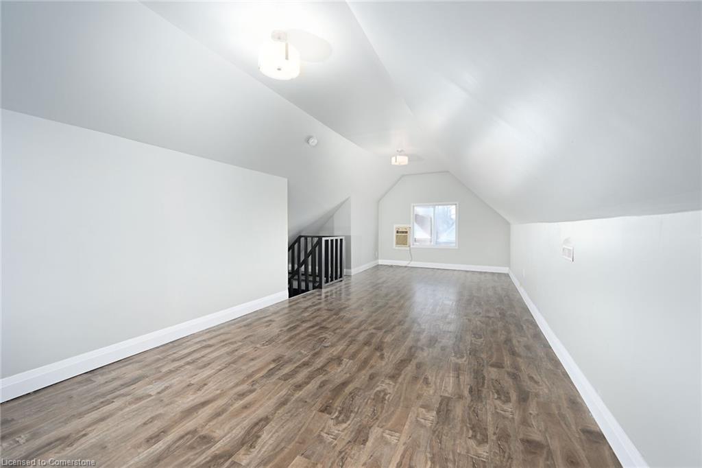 30 Fairleigh Avenue N Property Photo 18