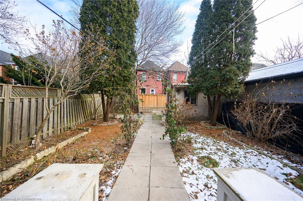 30 Fairleigh Avenue N Property Photo 20