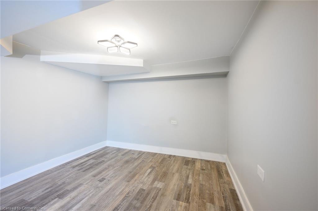 30 Fairleigh Avenue N Property Photo 24
