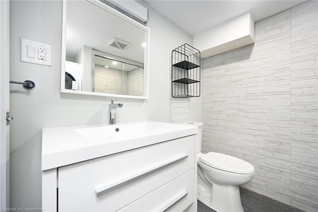30 Fairleigh Avenue N Property Photo 29