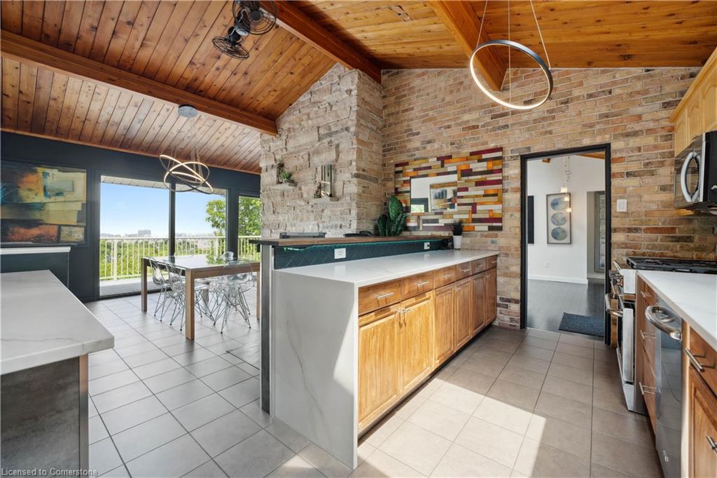 33 Leslie Drive Property Photo 8