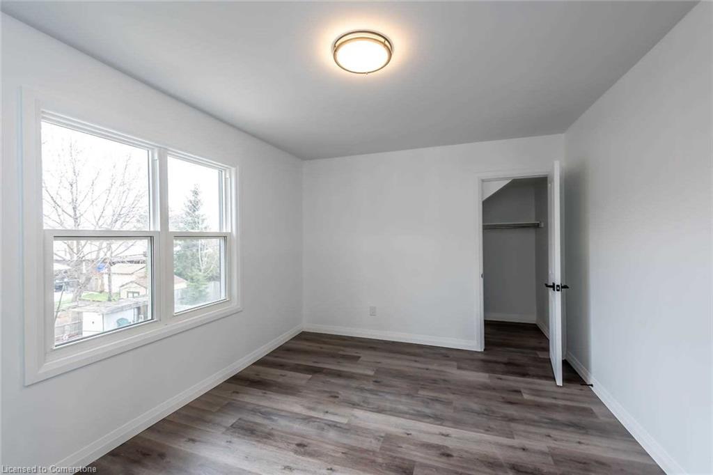 256 Ottawa Street S Property Photo 11