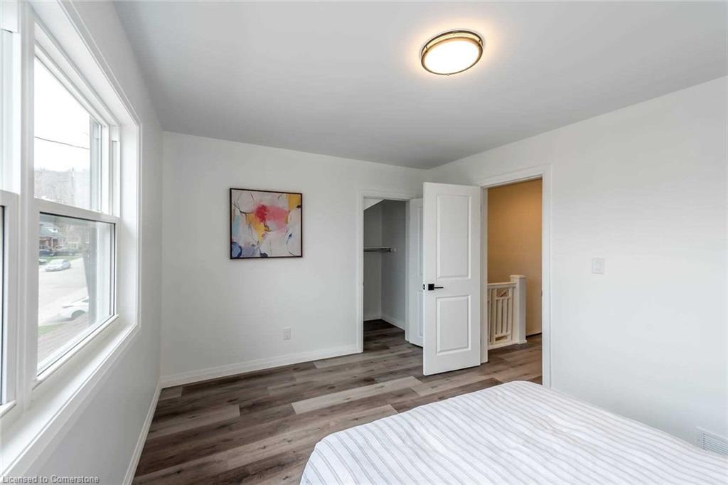256 Ottawa Street S Property Photo 20