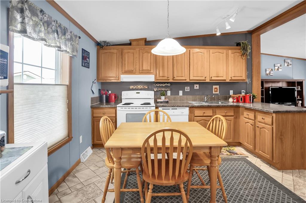 130-3033 Townline Road Property Photo 9