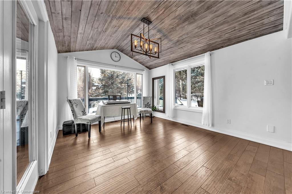 5702 Sixth Line Property Photo 30