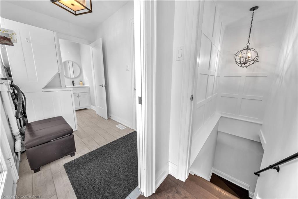 5702 Sixth Line Property Photo 32
