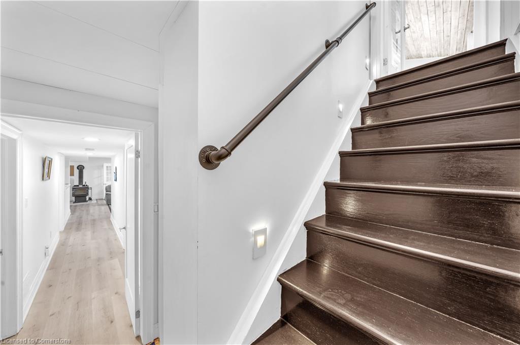 5702 Sixth Line Property Photo 43