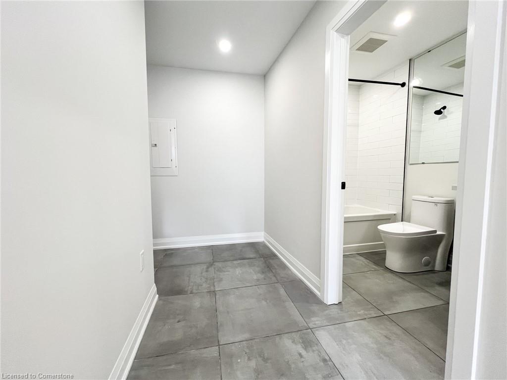 12-588 Barton Street E Property Photo 6