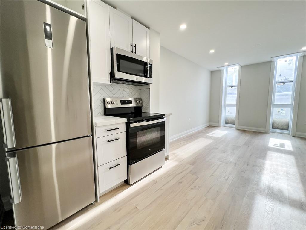 12-588 Barton Street E Property Photo 8