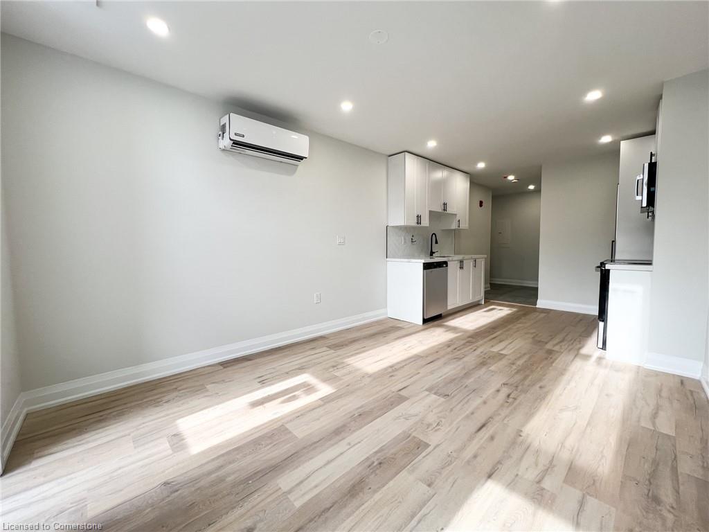 12-588 Barton Street E Property Photo 11