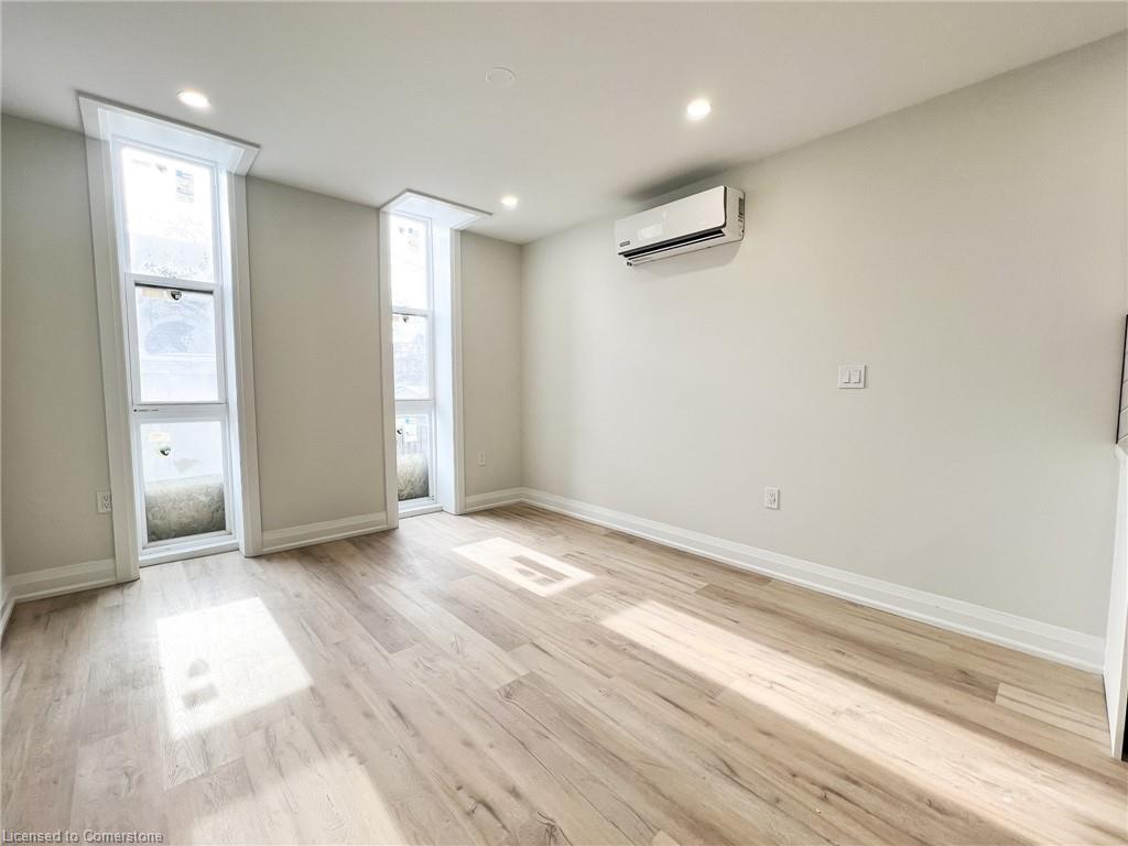 12-588 Barton Street E Property Photo 13