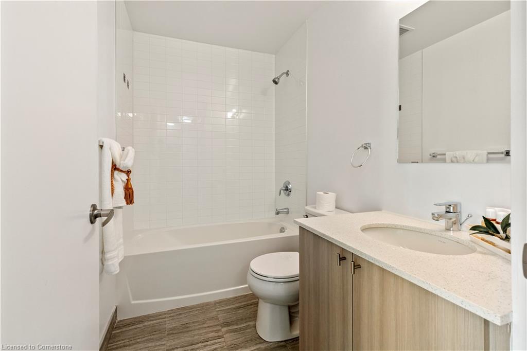 608-7711 Green Vista Gate Property Photo 13