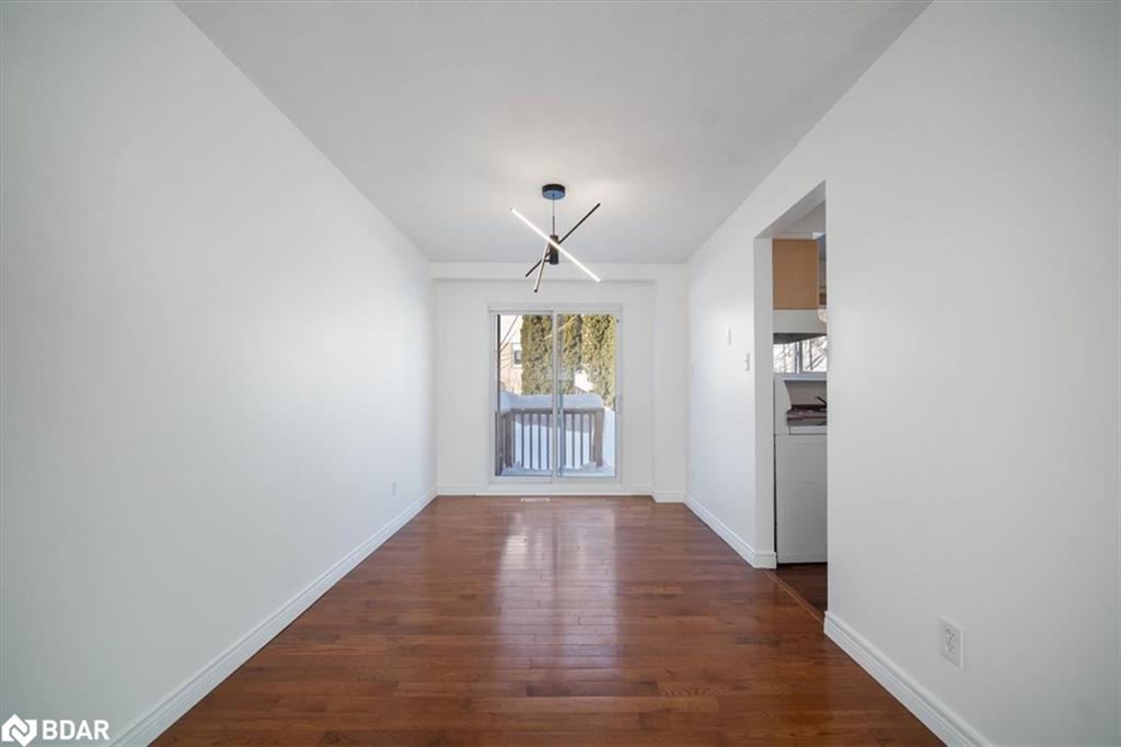 152-1095 Mississaga Street W Property Photo 10