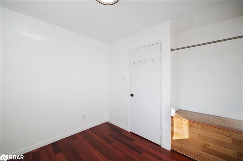 152-1095 Mississaga Street W Property Photo 16