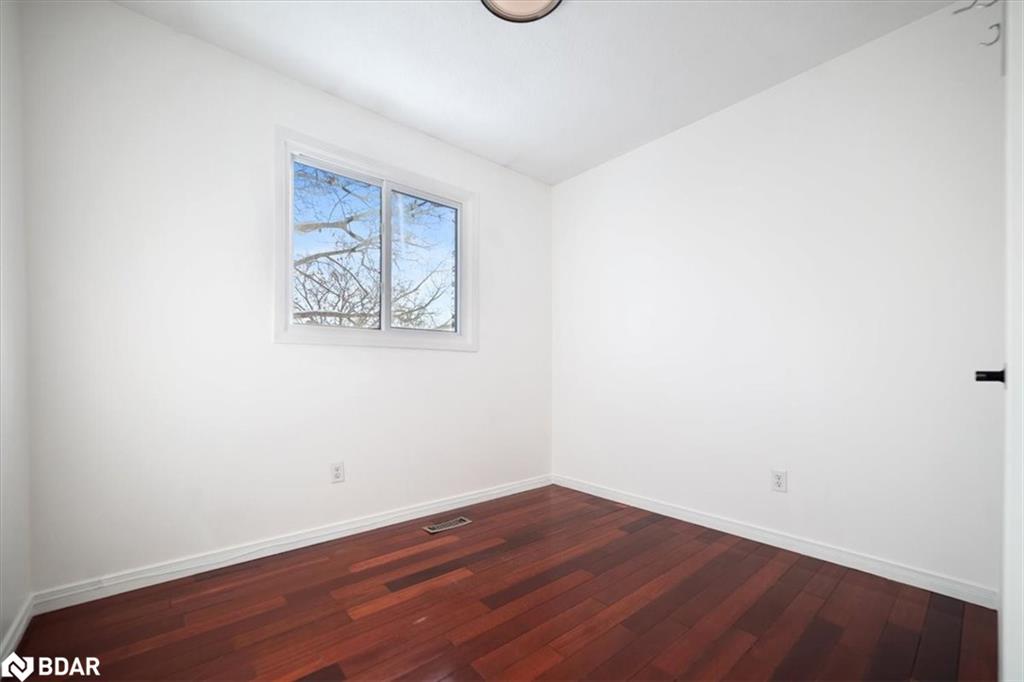 152-1095 Mississaga Street W Property Photo 18
