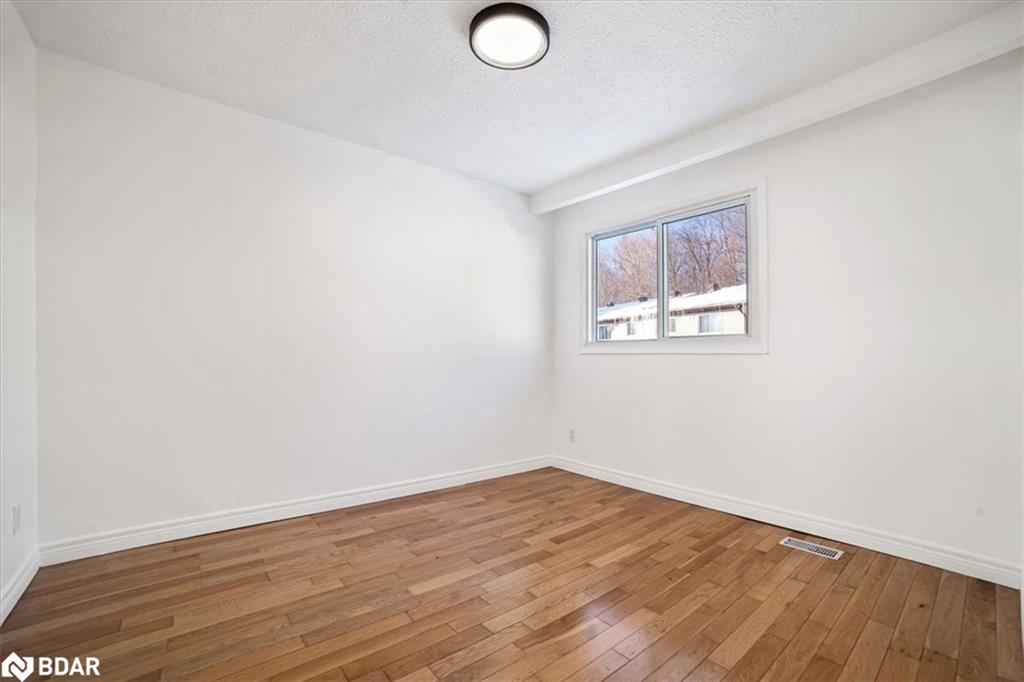 152-1095 Mississaga Street W Property Photo 19