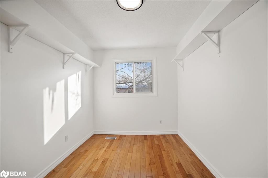 152-1095 Mississaga Street W Property Photo 24