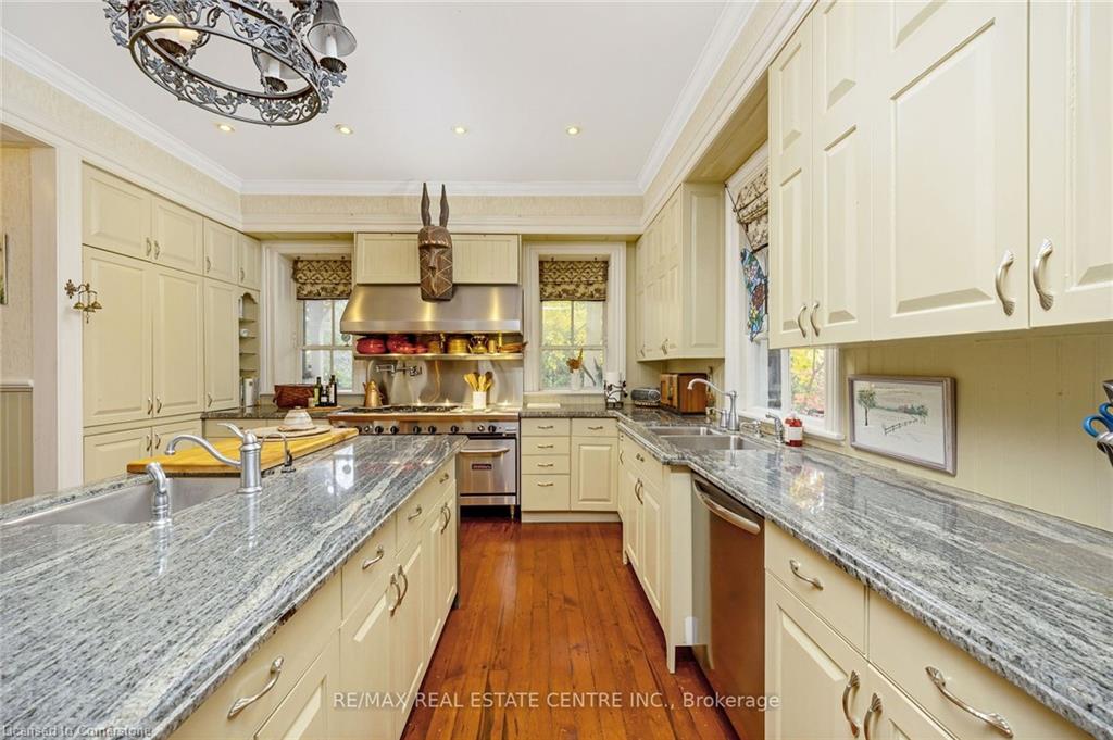 103 Thomas Street Property Photo 12