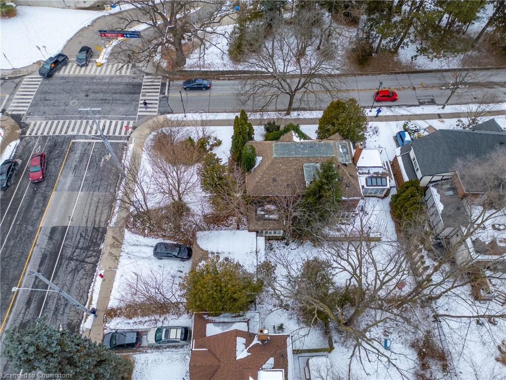 4 Forsyth Avenue N Property Photo 2