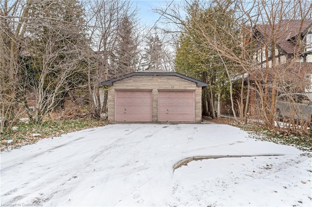 4 Forsyth Avenue N Property Photo 4