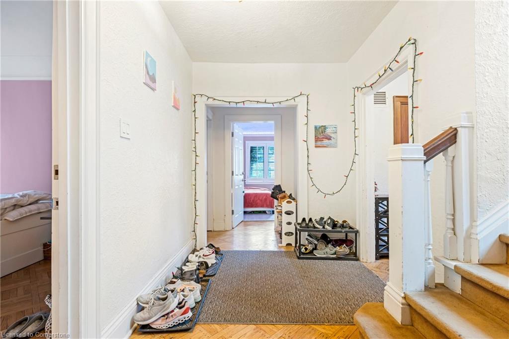 4 Forsyth Avenue N Property Photo 9