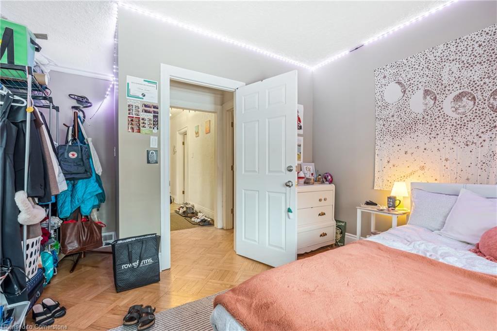 4 Forsyth Avenue N Property Photo 18