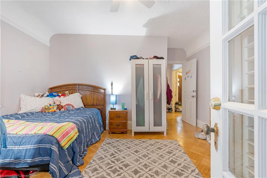 4 Forsyth Avenue N Property Photo 19