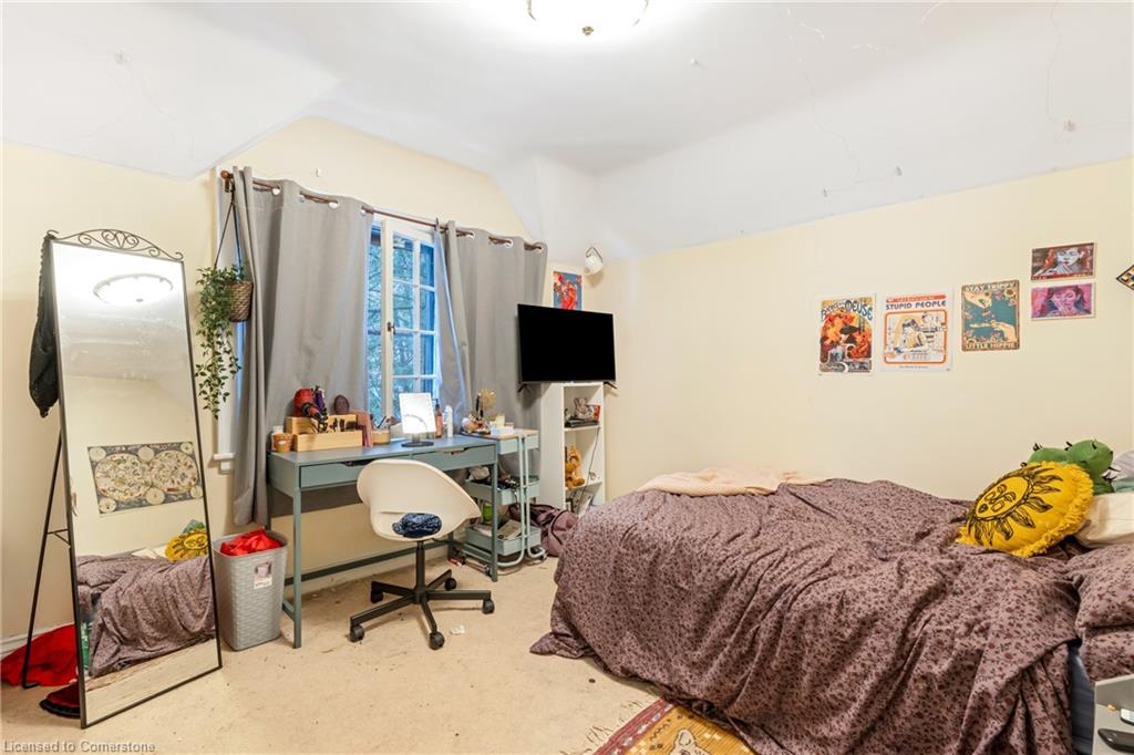 4 Forsyth Avenue N Property Photo 22