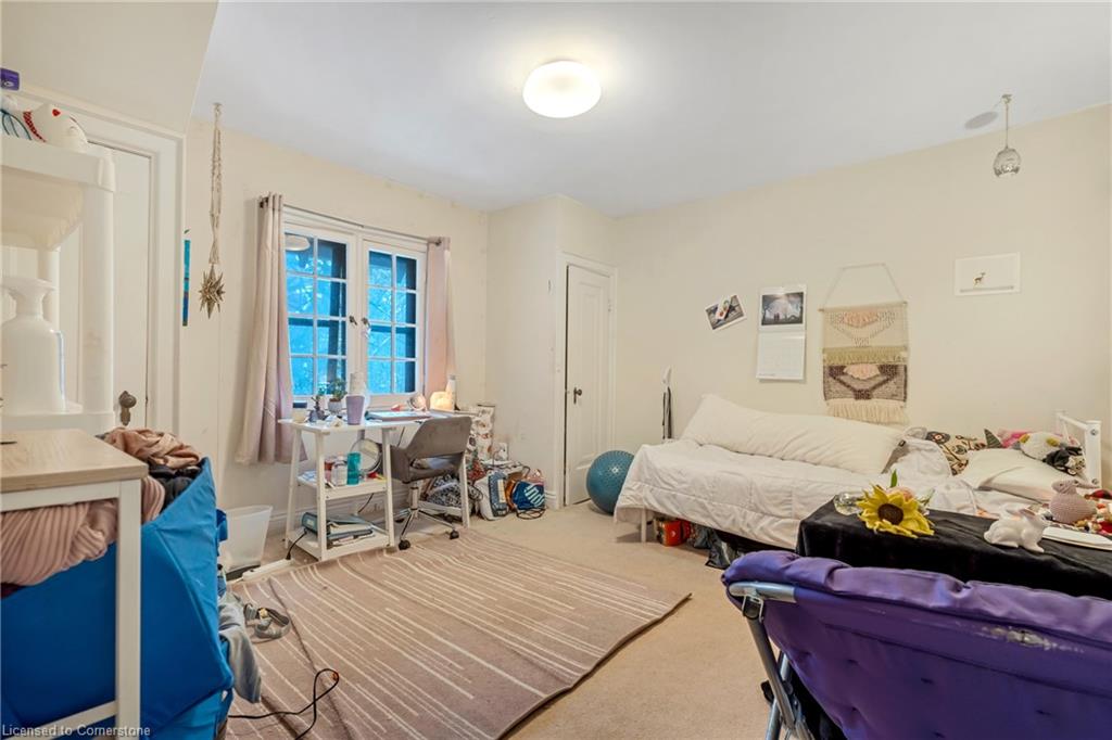 4 Forsyth Avenue N Property Photo 23