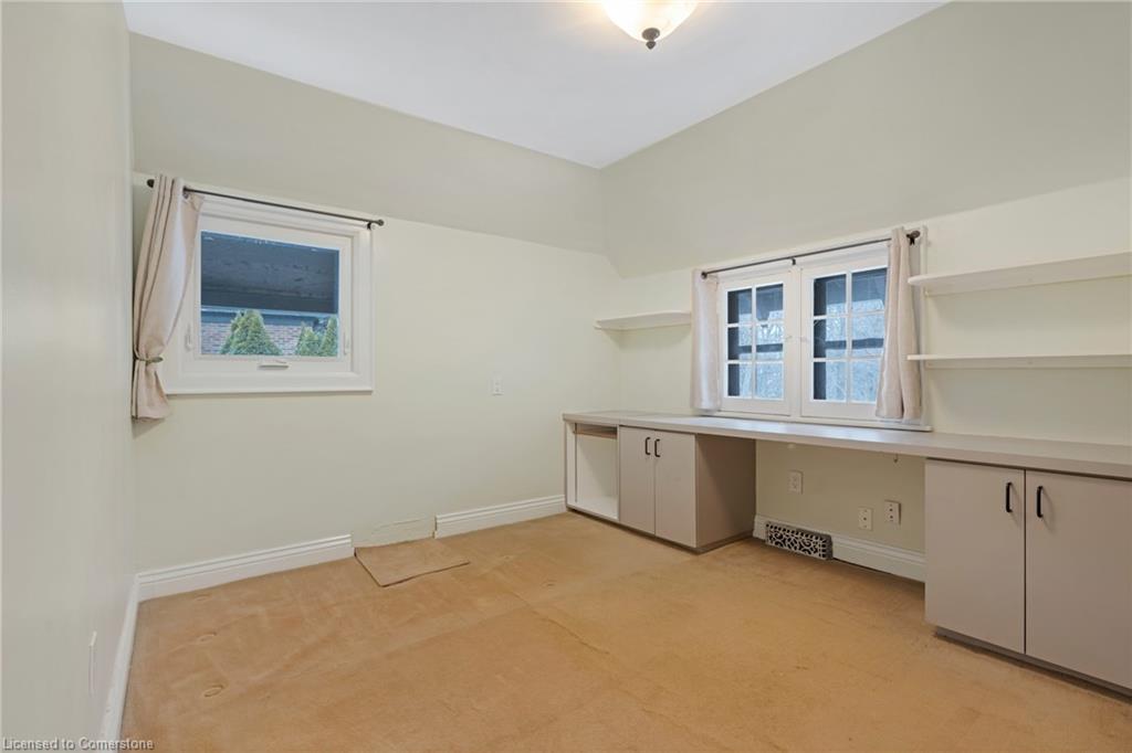 4 Forsyth Avenue N Property Photo 24