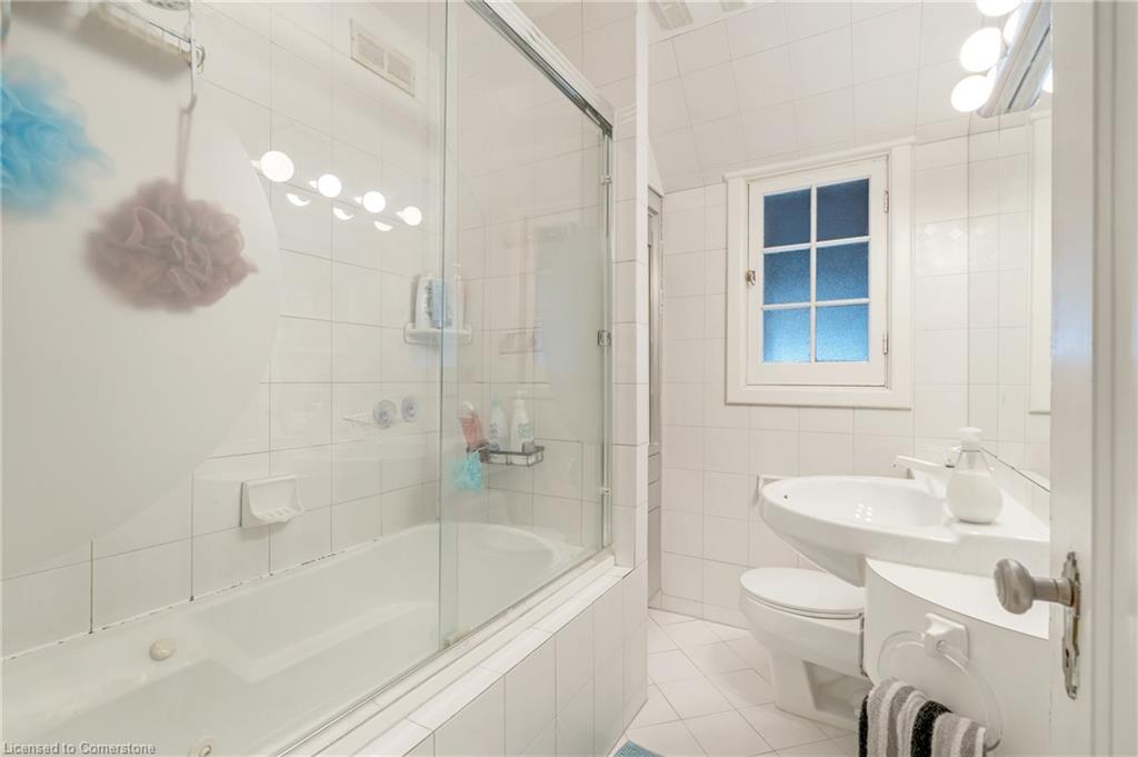 4 Forsyth Avenue N Property Photo 25
