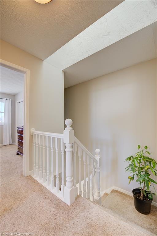 553 Springbank Avenue N Property Photo 20
