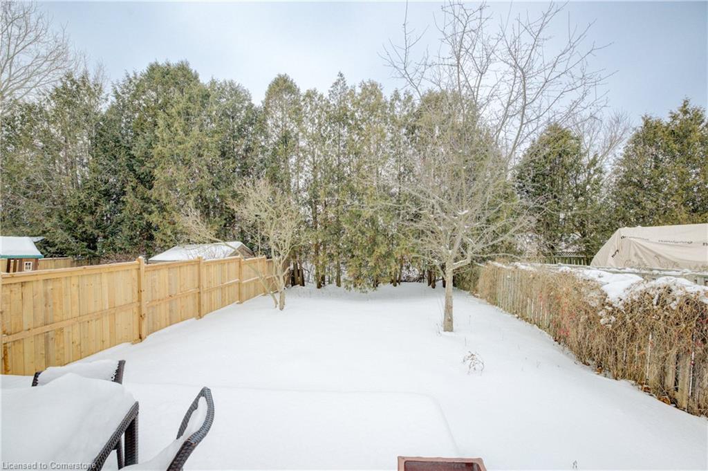 553 Springbank Avenue N Property Photo 32