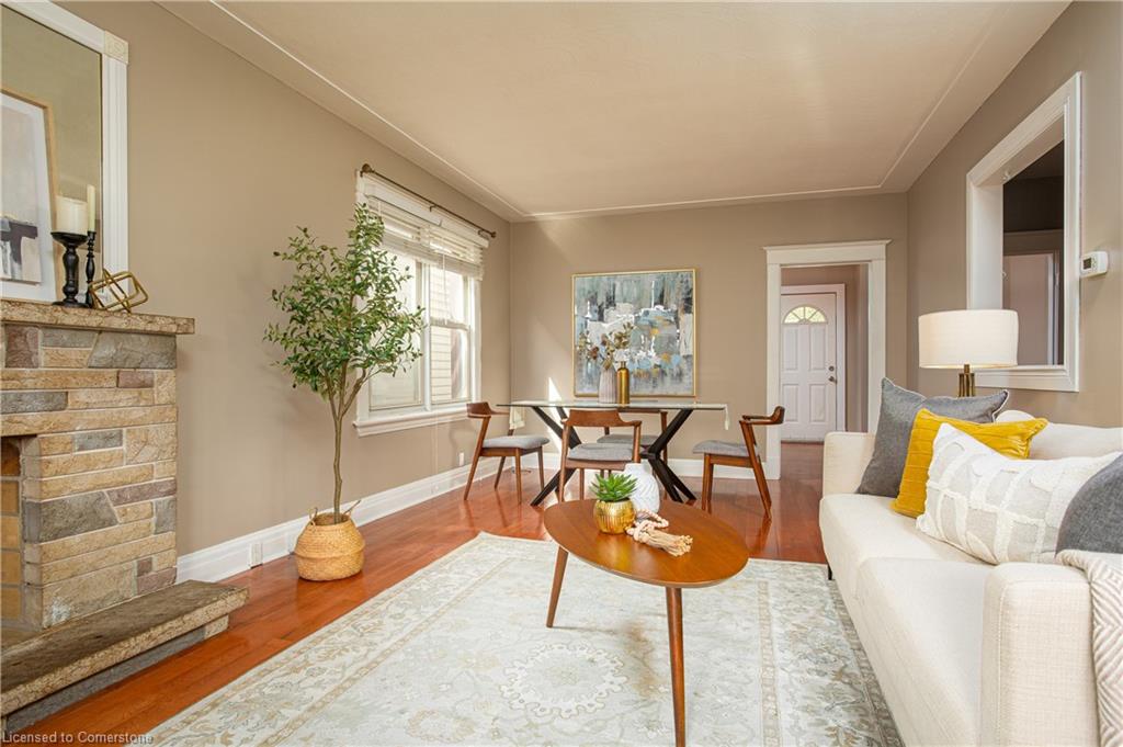209 Weir Street N Property Photo 6