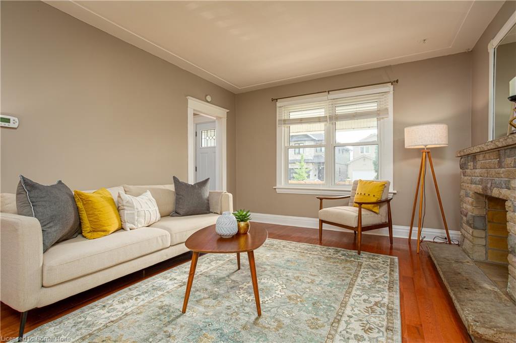 209 Weir Street N Property Photo 8