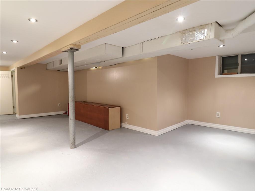 209 Weir Street N Property Photo 23