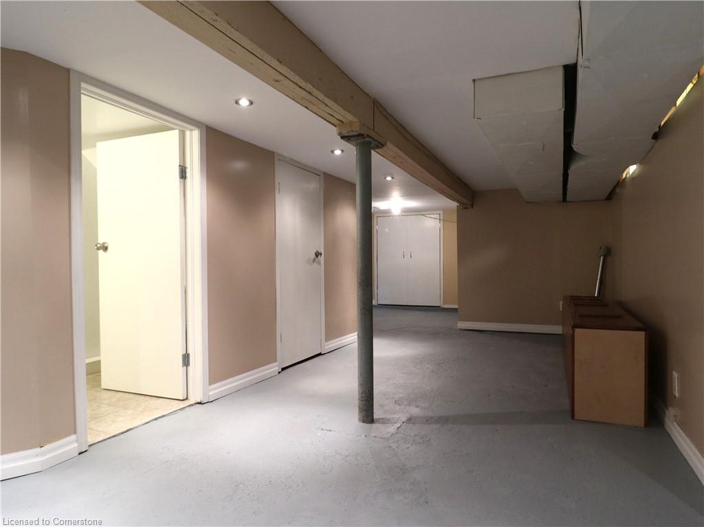 209 Weir Street N Property Photo 24
