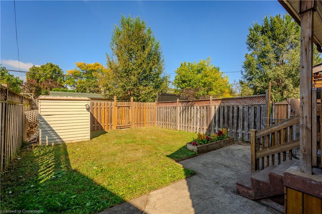 209 Weir Street N Property Photo 27