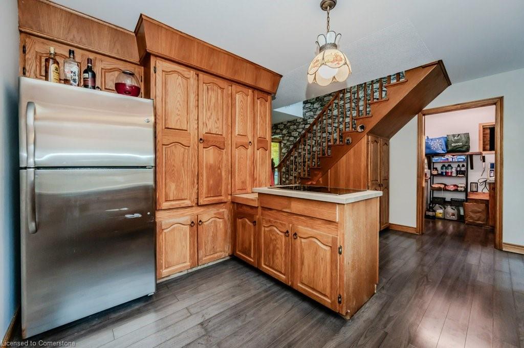 5822 2nd Line Property Photo 8