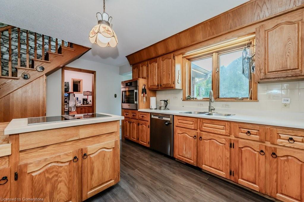 5822 2nd Line Property Photo 9